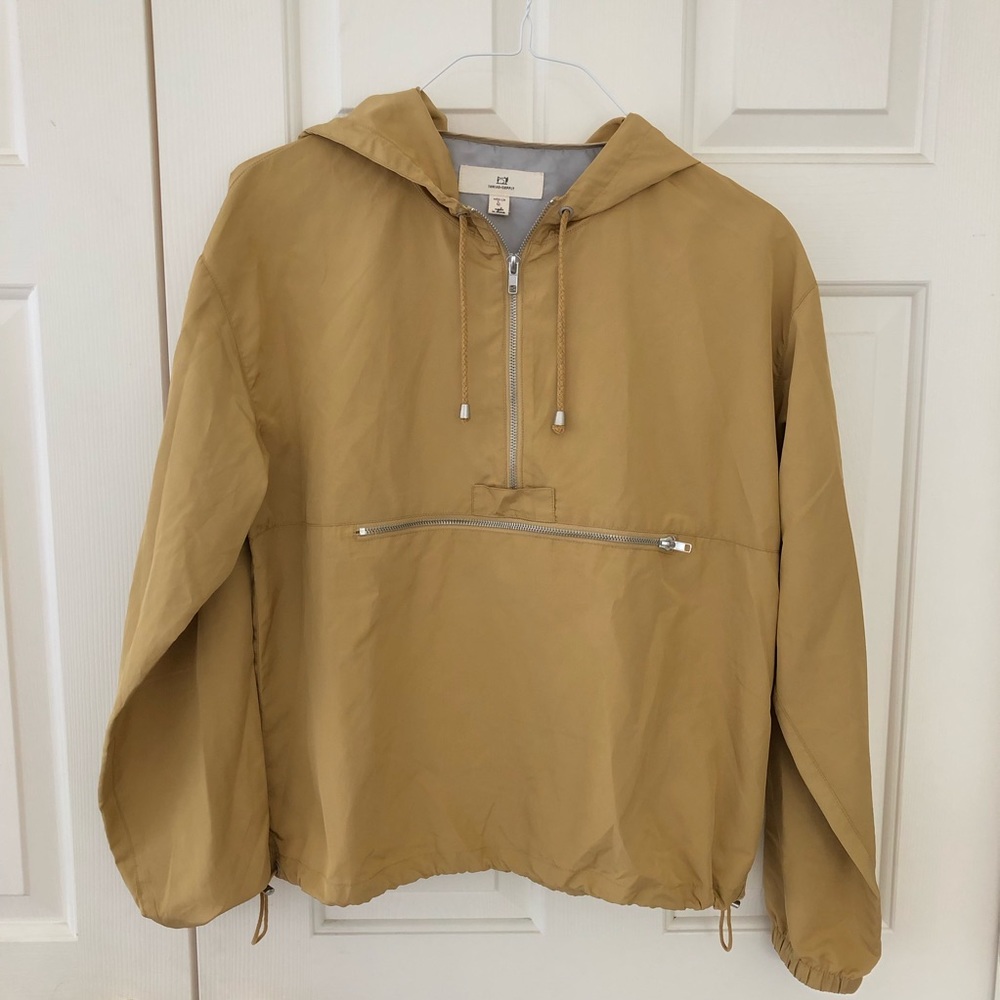 Pullover lightweight, hooded jacket